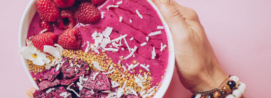 Dragonfruit Berry Bee Smoothie Bowl Recipe-Philosophie